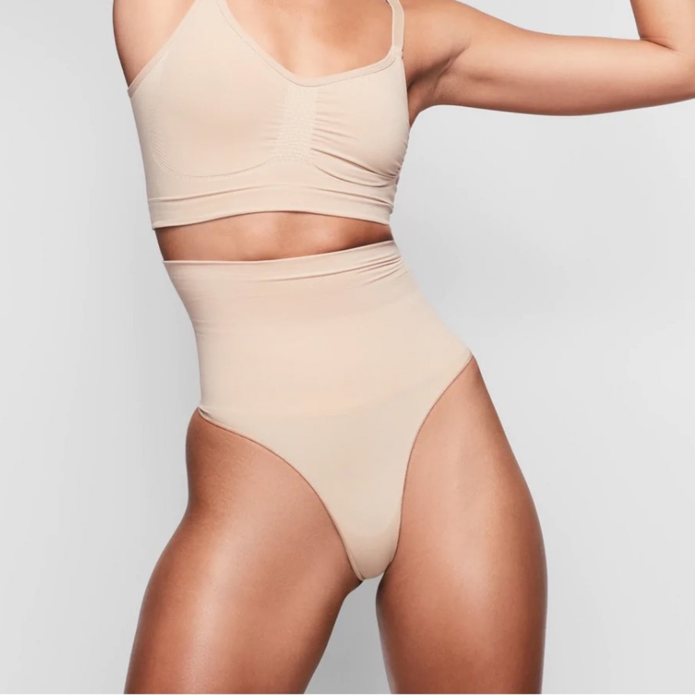 SKIMS Core Control Thong S/M - Clay NWOT